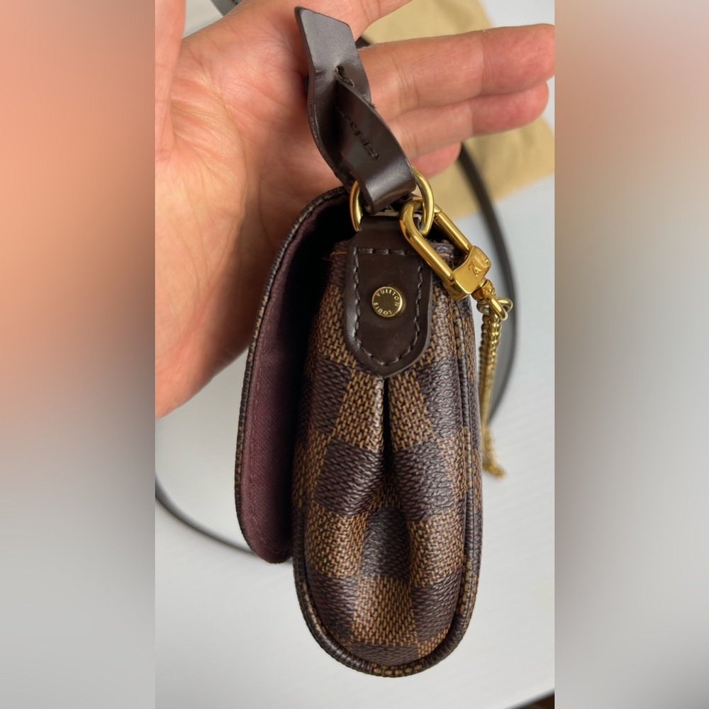 Authentic Louis Vuitton Favorite PM Damier Ebene Crossbody Clutch Purse Handbag - Picture 8 of 16
